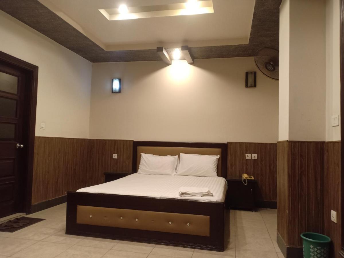 Hotel New Madina Faisalabad Exterior photo